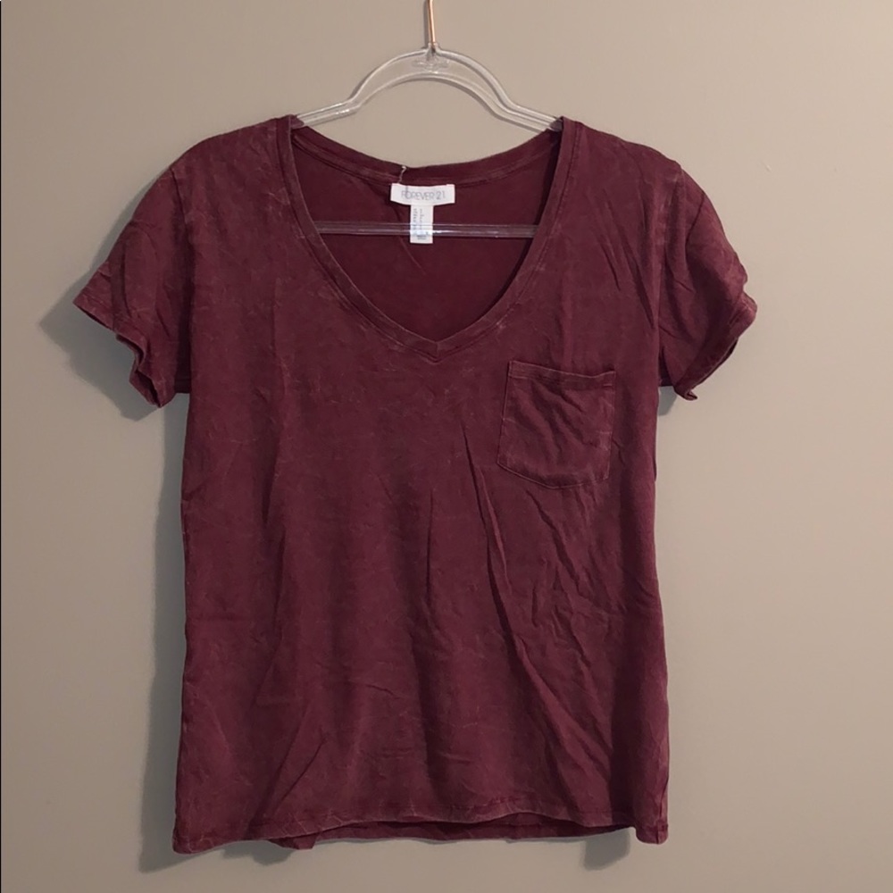 Basic burgundy V neck Tee!